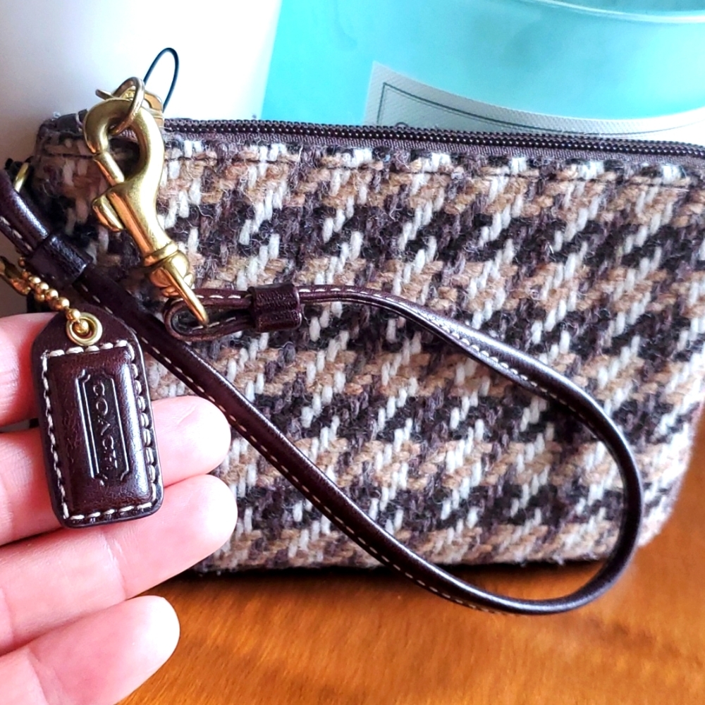 Coach whistle. Good condition.